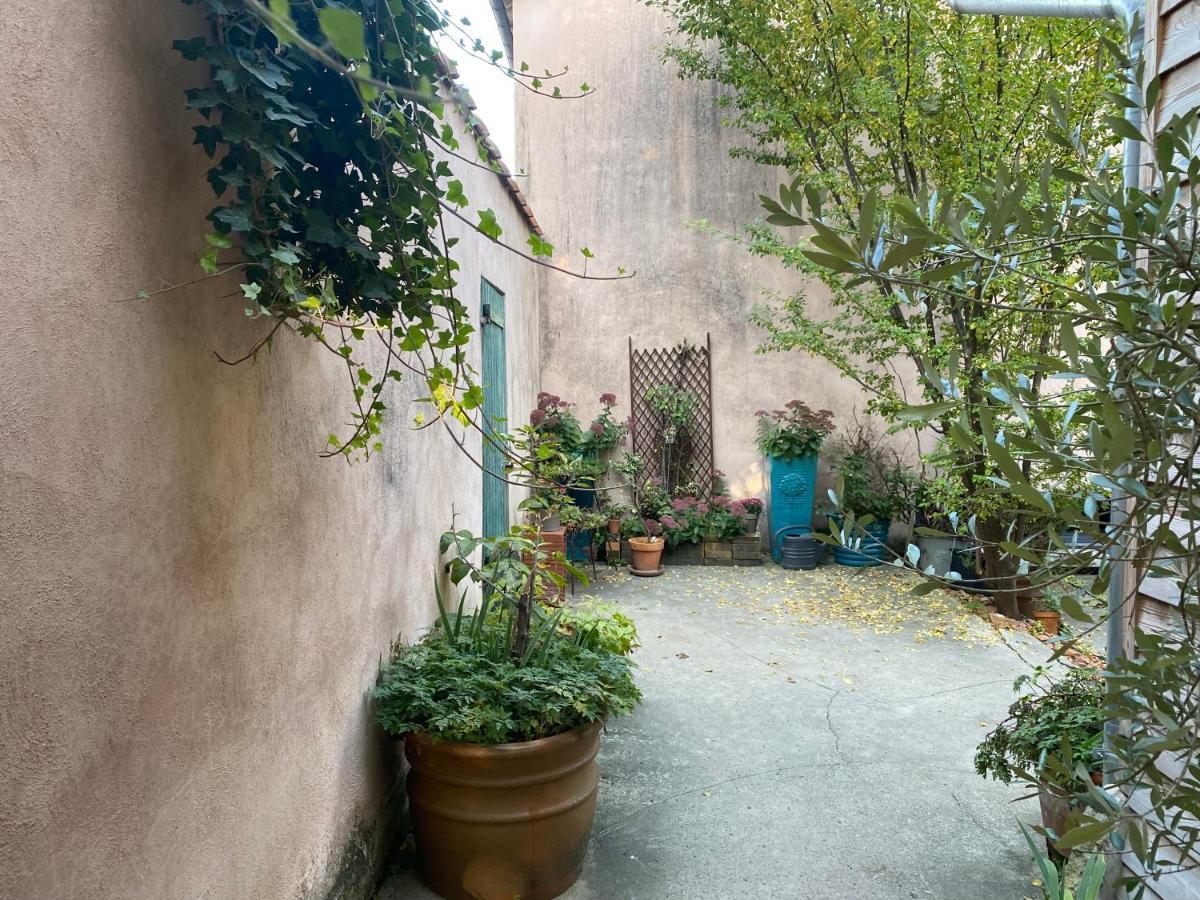 Un Verger Dans La Ville Saint-Parres-aux-Tertres Exterior photo
